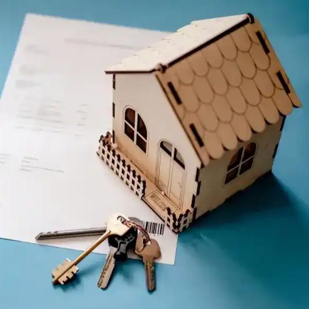 四川绵阳女子验收新房时发现房屋已被陌生人占用的事件。

女子在验收价值百万的新房