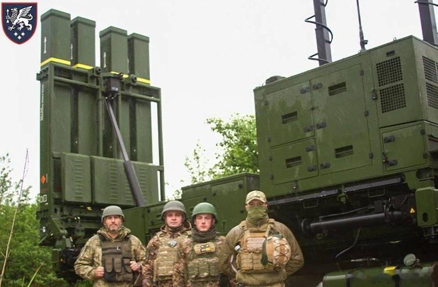 欧媒，乌克兰已向德国迪尔防务公司订购了 18 套现代化的 IRIS-T 防空系统