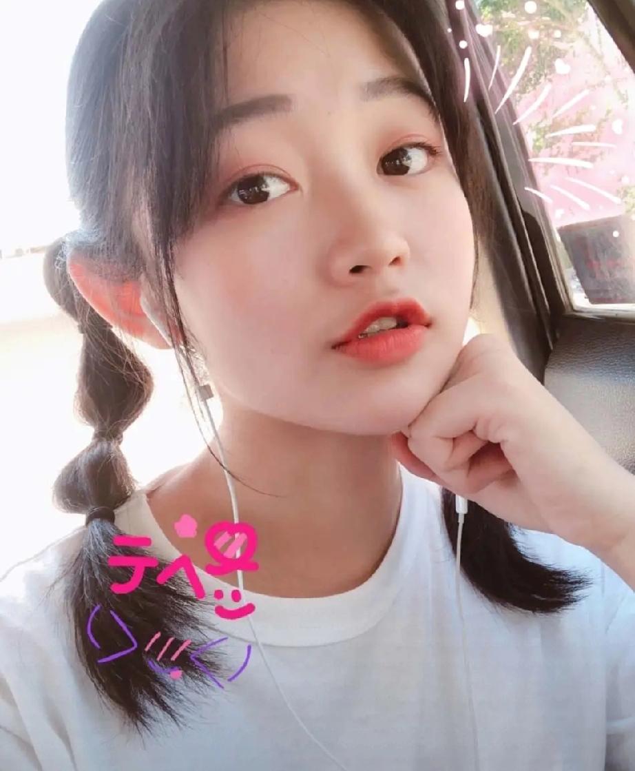 离世8年才被想起！是朱媛媛同学，中戏任教，女儿成实力派演员
 
   他是《士兵