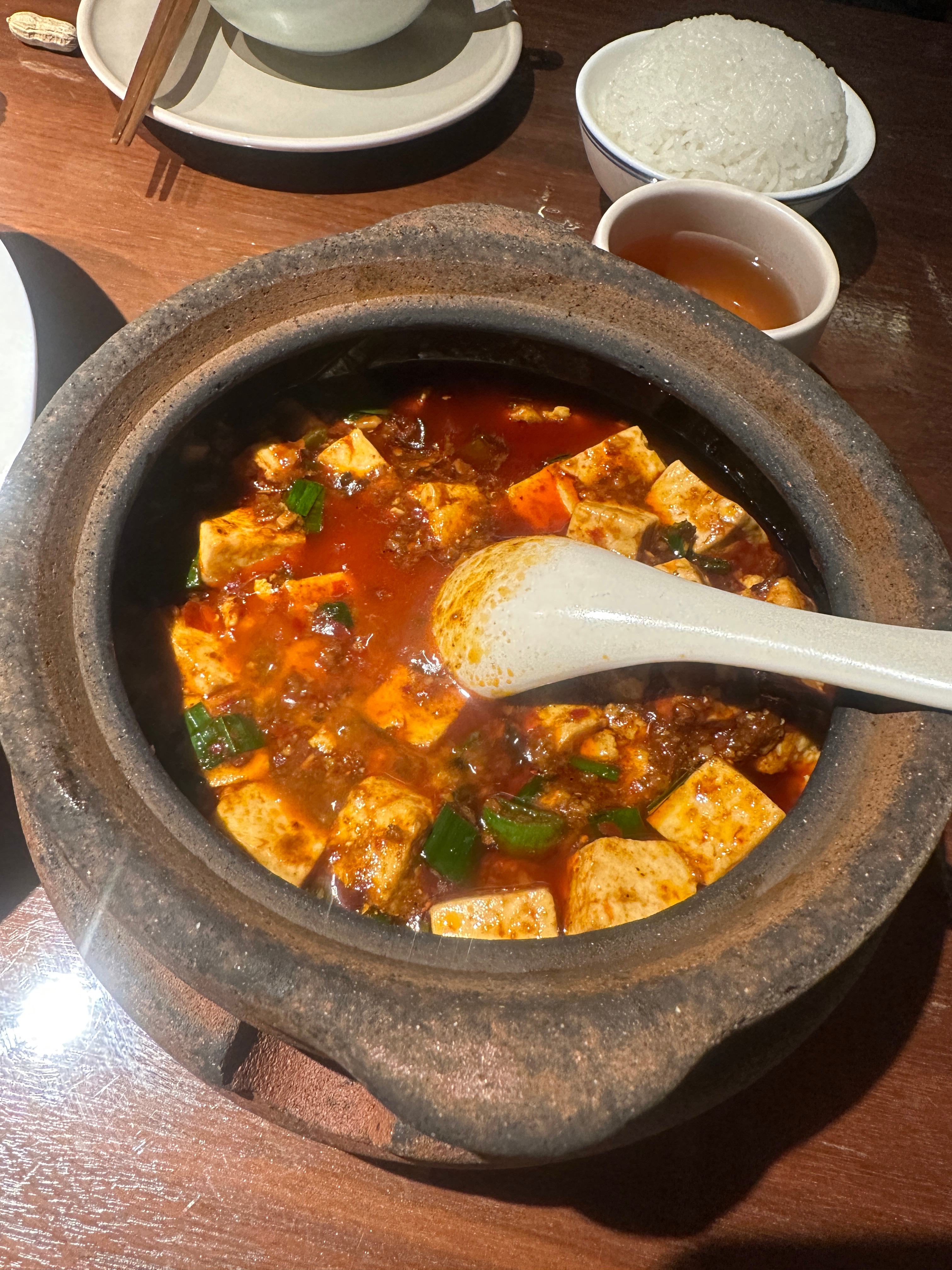 健身后下雨天超饿，马旺子的份量越发精致，小助理说他只吃到了一块豆腐的时候，才意识