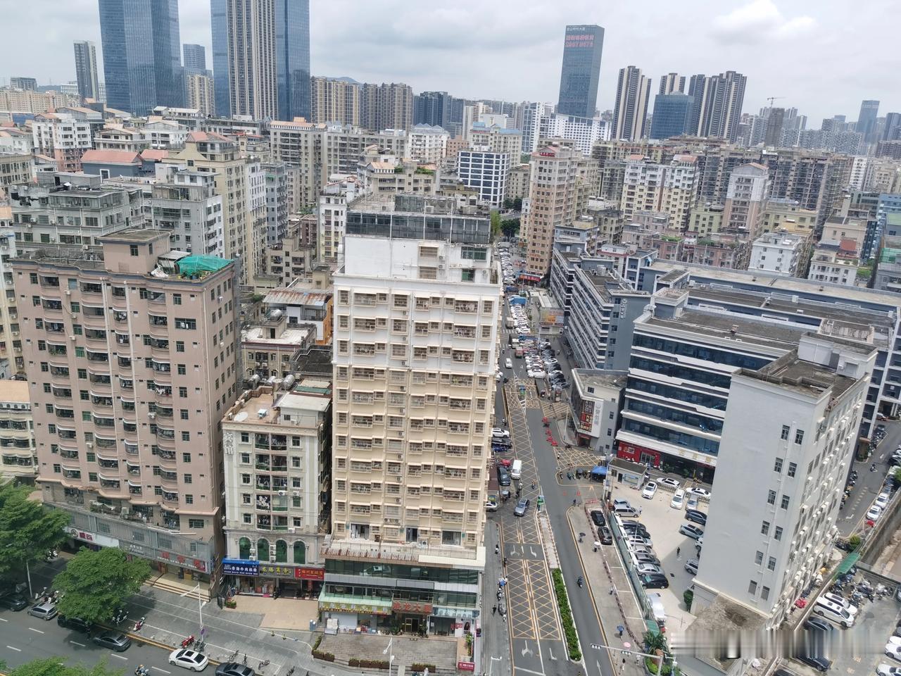 你可能不重视的一个事实，深圳很多有价值的地块都被农民房占据了容量率太高轻易拆不动