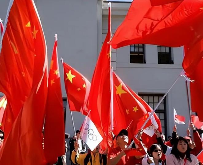 中国只要一直不打仗，世界就会怎么样？
答案很直白。中国不打仗，自家老百姓睡得安稳