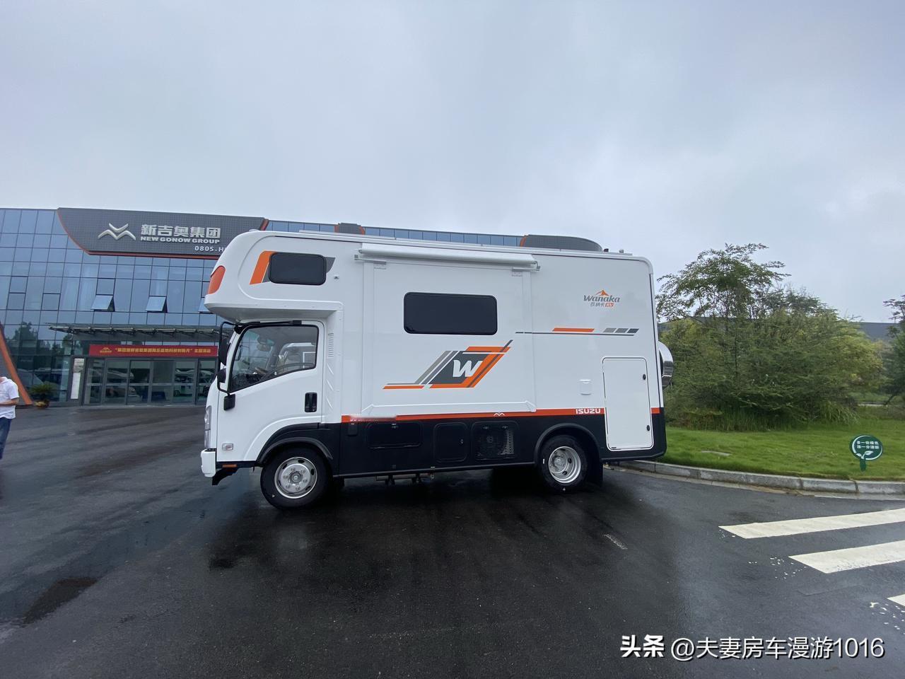 国庆节前，到河南商丘瓦纳卡房车厂提车。

在工厂里看到很多熟悉的面孔，他们都来自
