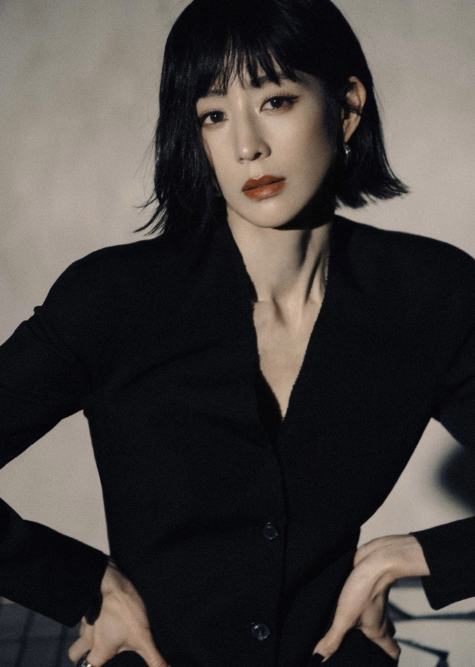 【张钧甯回应是否上浪姐】张钧甯说自己唱跳俱不佳最近热播中的《乘风2026》掀起很