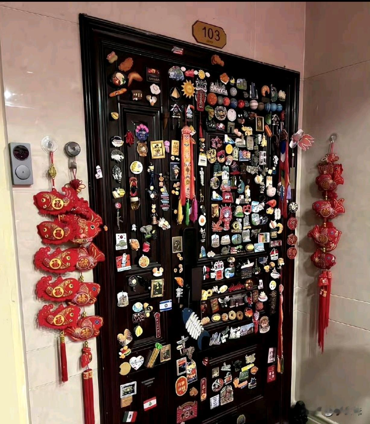 回家门把手都得找半天