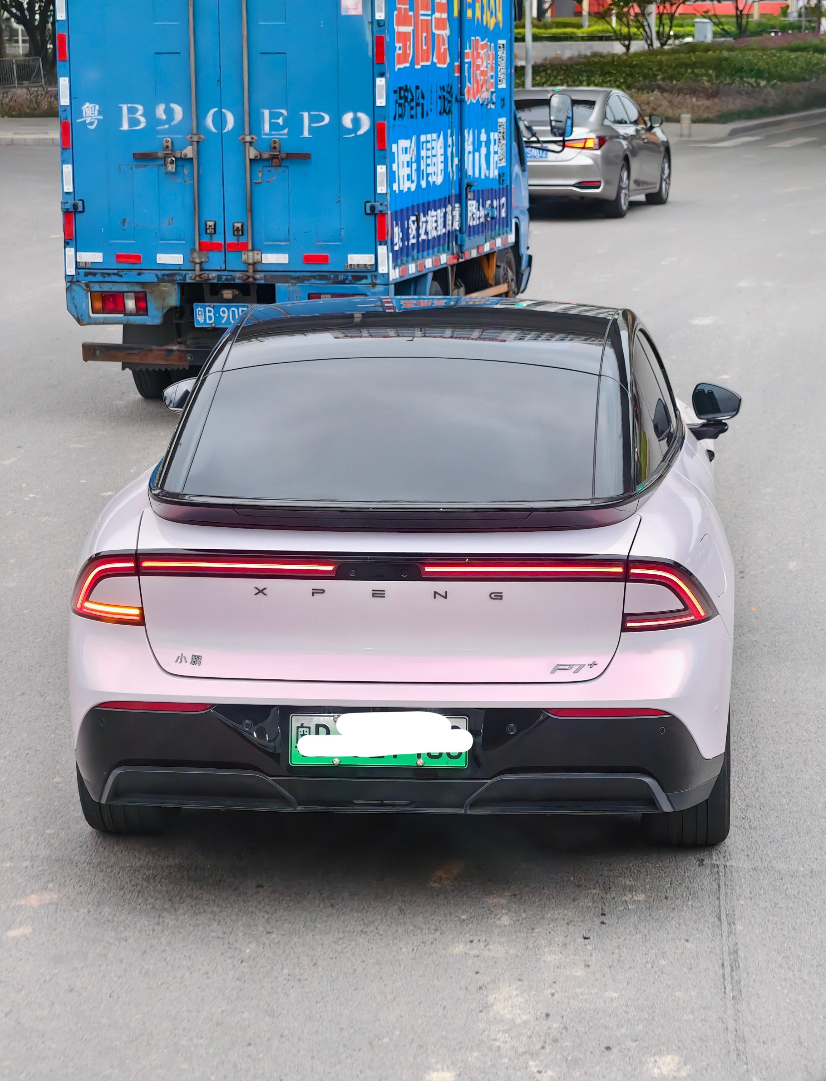 这小鹏P7+是原漆？还是贴了膜？ ​​​
