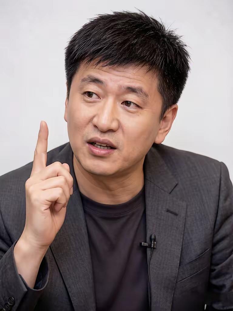 穷人家的孩子不读书，大概率还是穷人。因为富人家的孩子拼学历、拼资源、拼人脉，而你