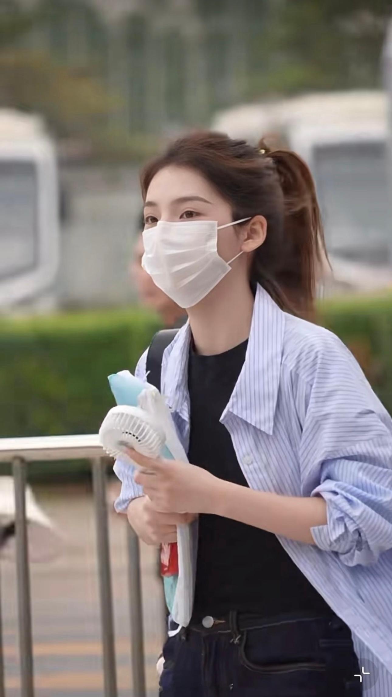 #李闽轩中戏报到#  准大学生李闽轩#李闽轩去中戏报到了# ​​​
