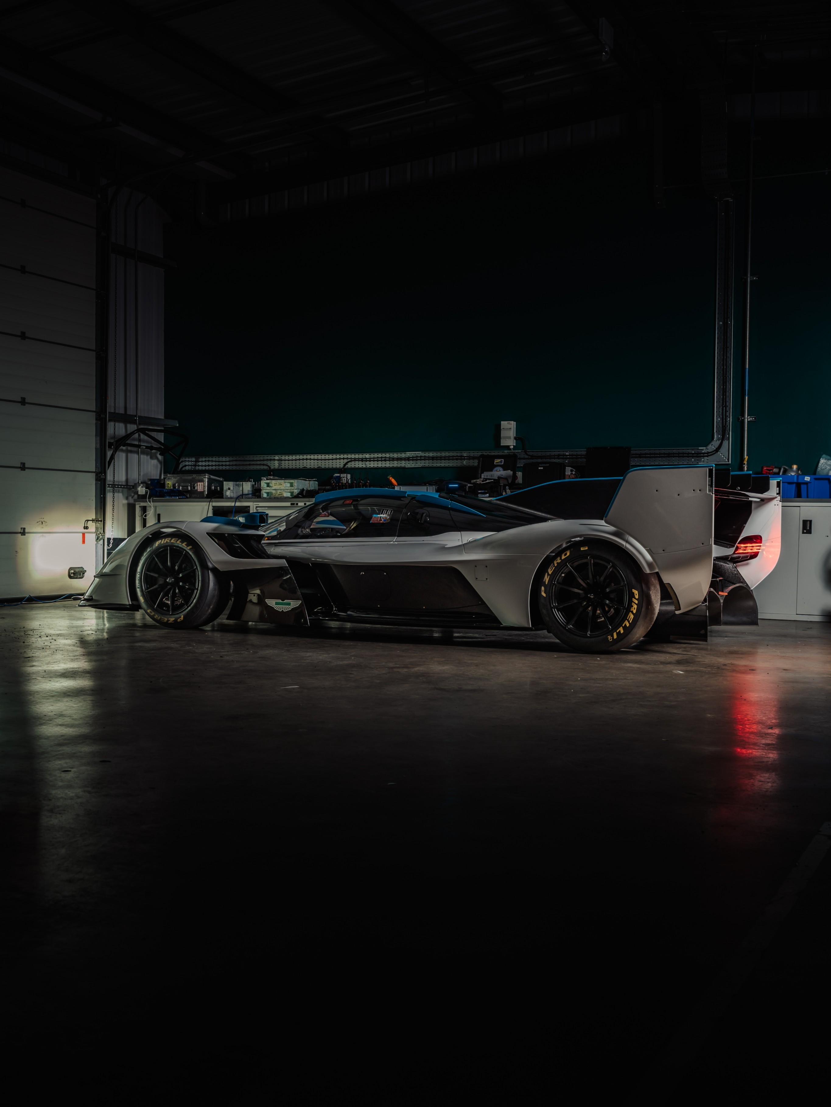 阿斯顿·马丁透露其面向私人玩家的LMH车款Valkyrie LM首车已经准备好首