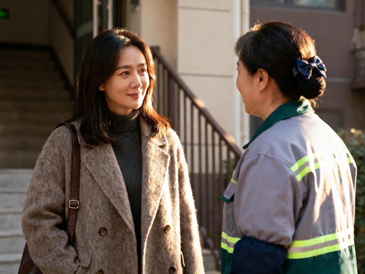 纸箱的暖意与小插曲
儿媳临走前叮嘱我扔掉楼梯防火间的纸箱子，怕存放不安全。看着那