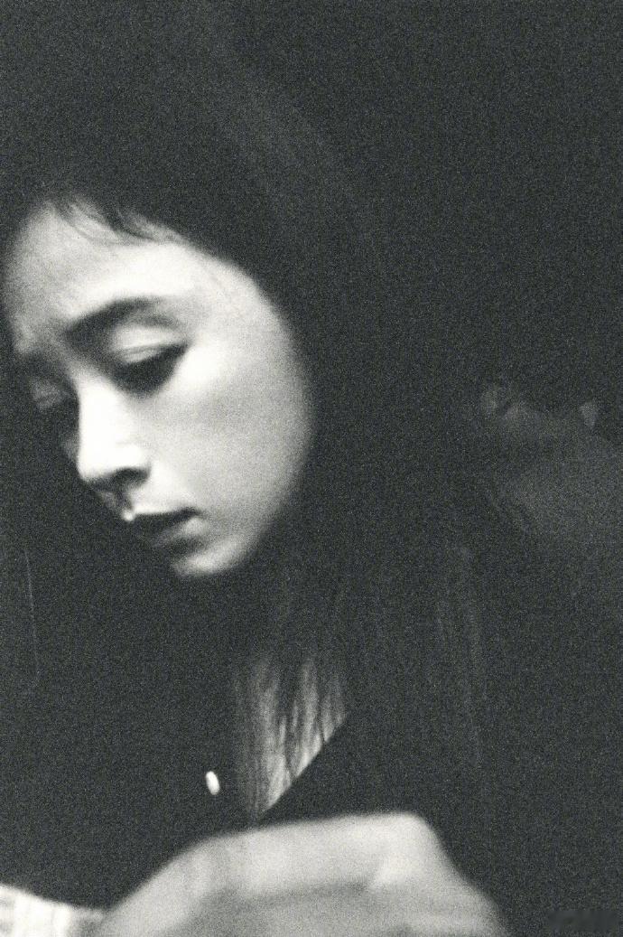 蒋欣四喜收官plog蒋欣许知夏片场记录蒋欣的收官plog满是温度，片场记录见证她