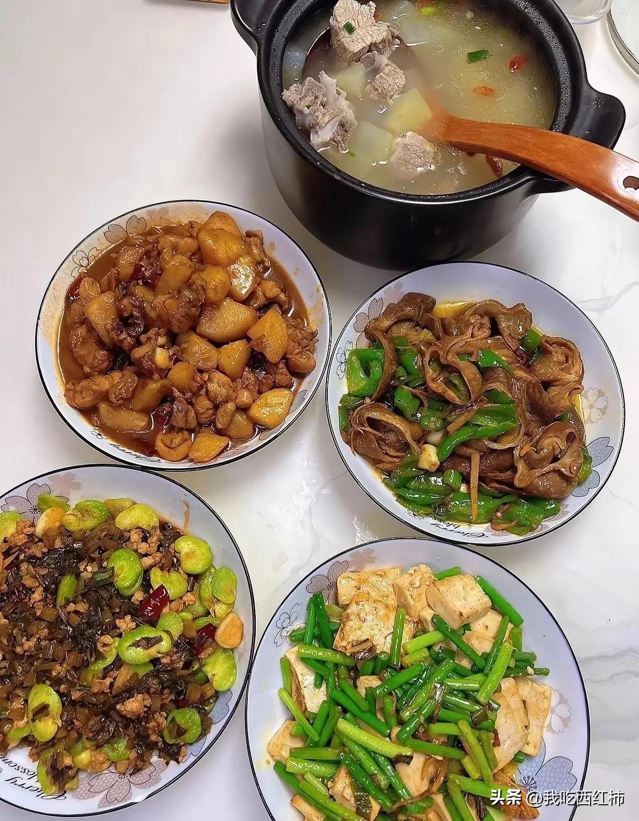 被生活压的喘不过气了
我1号发工资8000，
10号还房贷2200，
6号还车贷