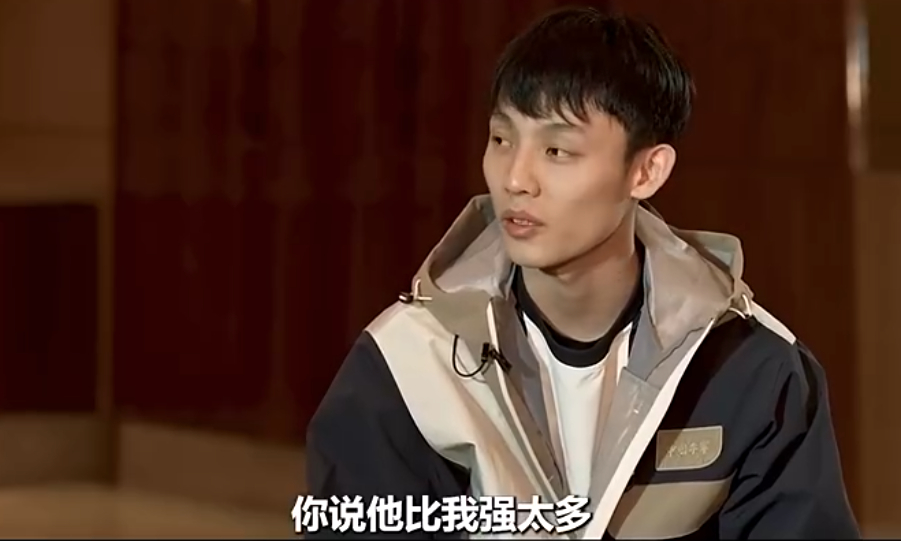 篮球运动员徐杰近期接受采访时谈到日本后卫河村永辉时表示：“因为很多社媒都会做对比