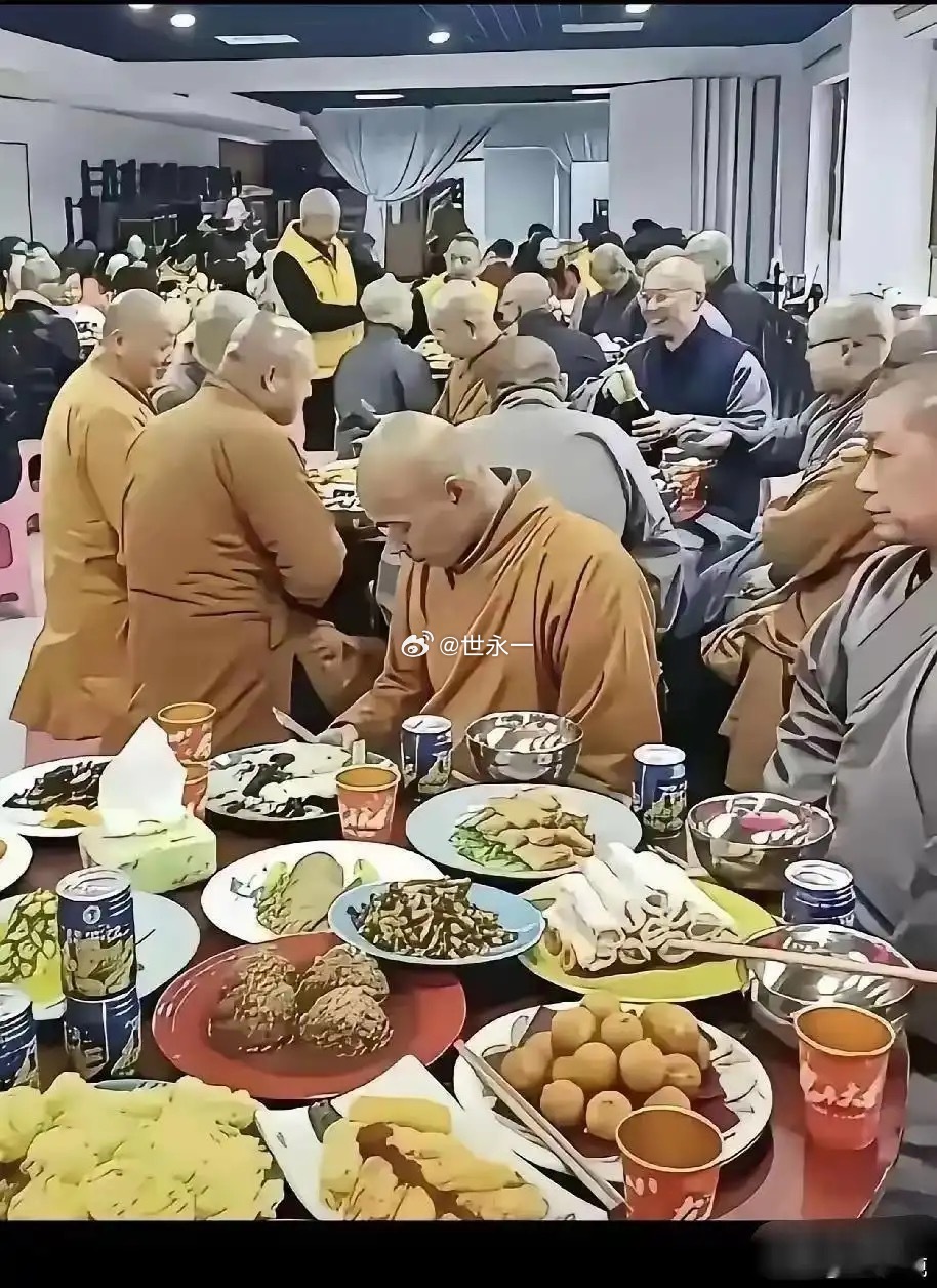 这一大桌子菜得费不少心思设计吧！ 
