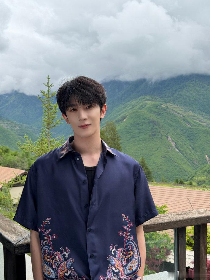 粉丝想要夏之光必须做到夏之光粉丝在线P图这绝对不是刻意营业制造热度，从行动细节就