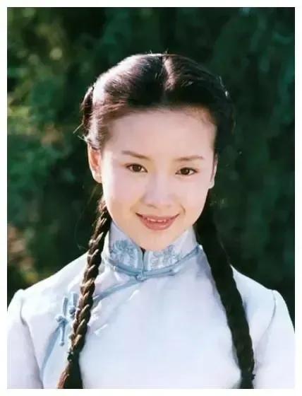 #你认为哪些女明星不化妆最好看#有些天生丽质，气质清纯的女明星不化妆才好看，如果