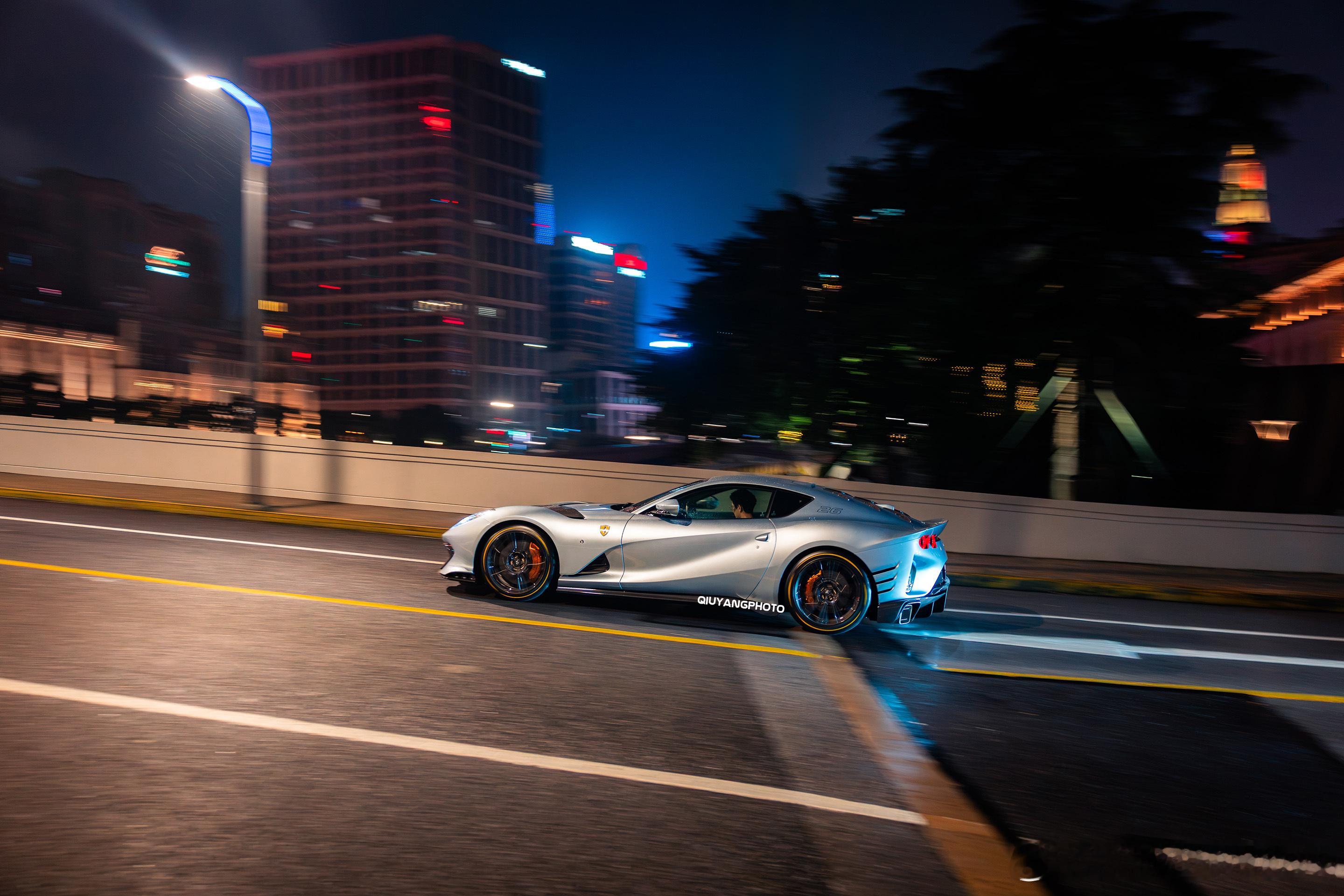 Grigio Alloy Ferrari 812 Competizione ca