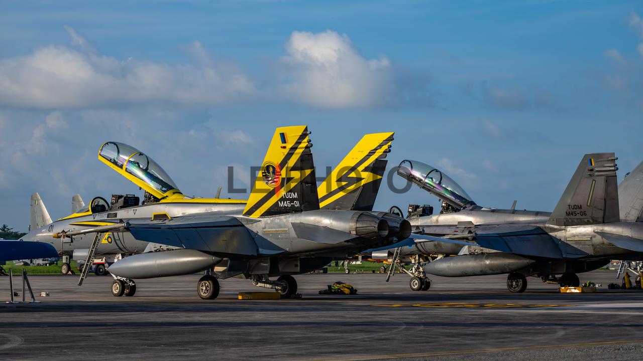 马来西亚空军上班开什么？图中黄色闪电纪念涂装FA18大黄蜂飞机，是27年前199