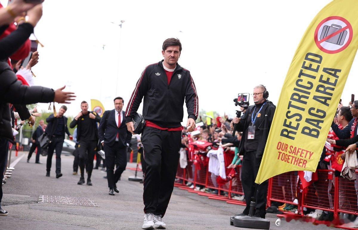 曼联vs利物浦Harry Maguire 
