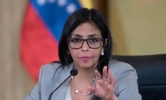 特朗普估计气的脸都青了

本以为把马杜罗抓走，委内瑞拉这下要彻底跪了。但他万万没