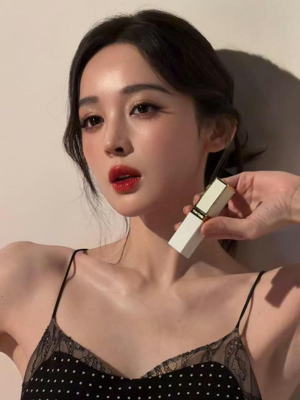 这张脸代言彩妆太有说服力了 