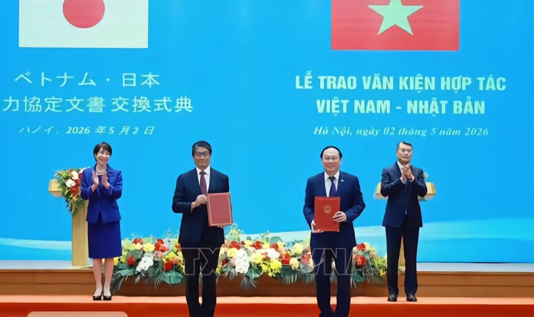 越南网友说：我们和日本是正常的外交交往，只是单纯的发展经济，没有站队任何一方！ 