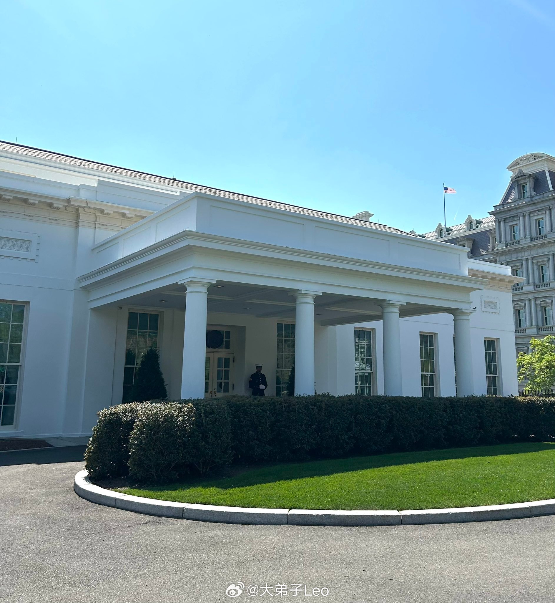 白宫通讯主任：特朗普总统整个周末都在马不停蹄地“为人民服务”，历史上没有任何一位