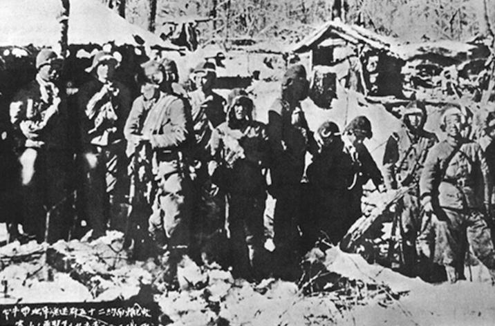 1941年，怀孕7个月的周化祯被绑在刑架上，日军为了逼问她丈夫的下落，竟将烧红的