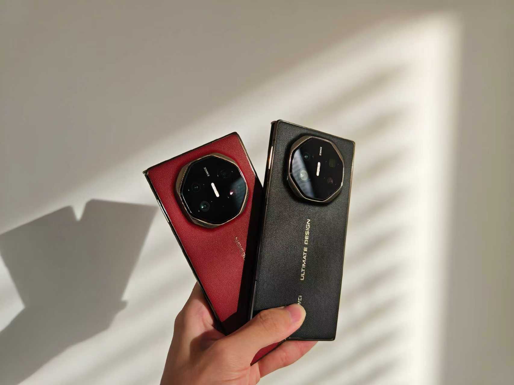 真是纳闷啊，三折叠只有华子的时候赛道是安静的可怕，多了一个选择就开始吵起来了，华