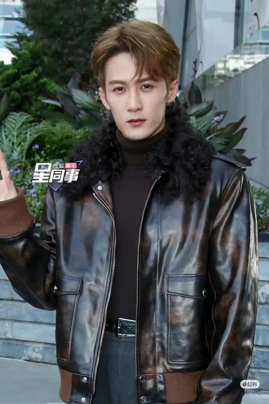 檀健次这张也太像大叔了吧，时尚感全无 ​​​