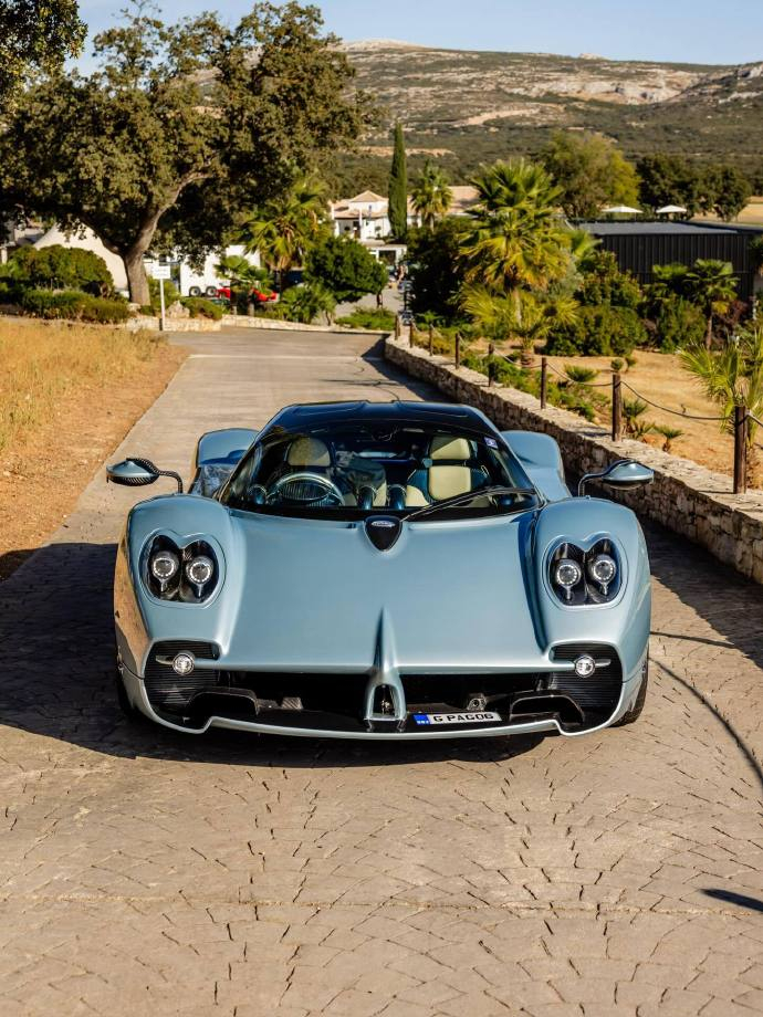 帕加尼Utopia亮相极致手工与梦幻设计融为一体。帕加尼Utopia