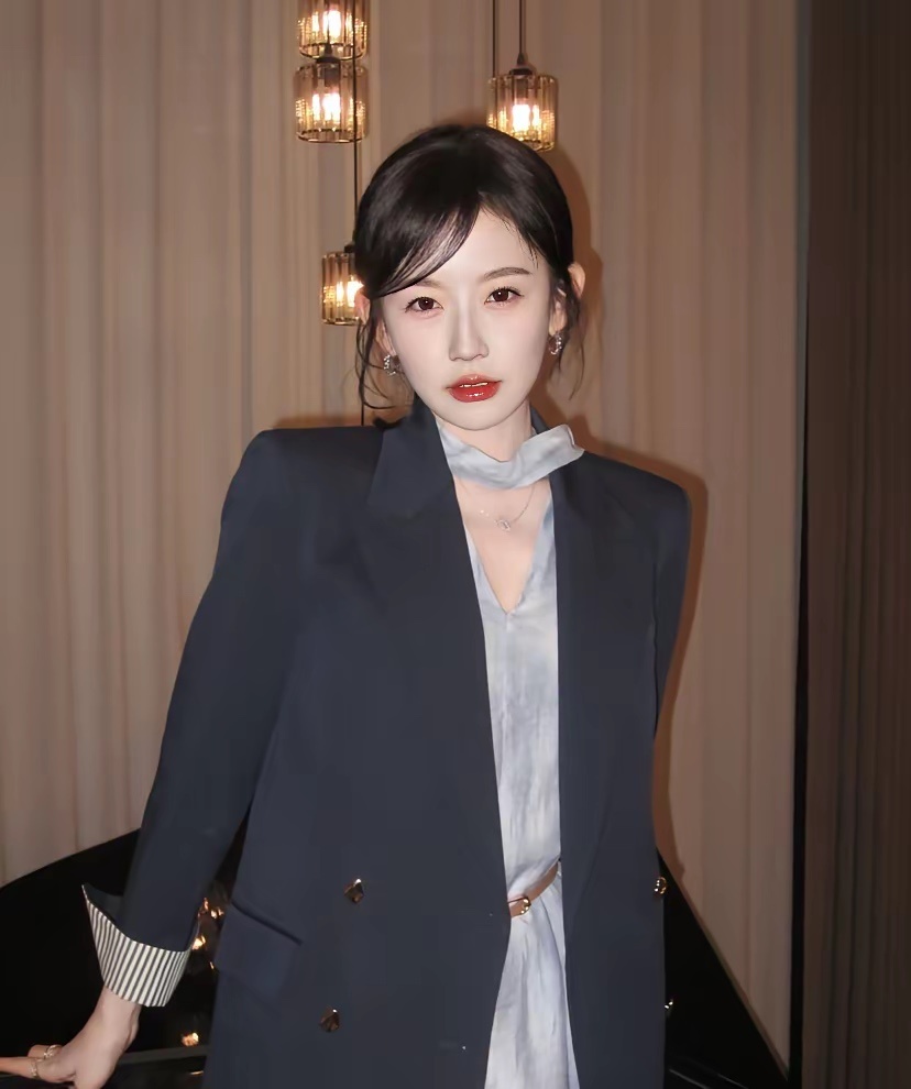 韩雨彤澄清了，她根本没和曾辉结婚原因不是别的，而是现在短剧行业太难干了。根本不稳