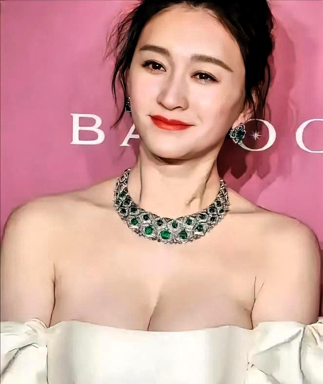 人家生不生小孩，关你什么事？向太这一句“以后一定会后悔”，说得太满了。

向太问