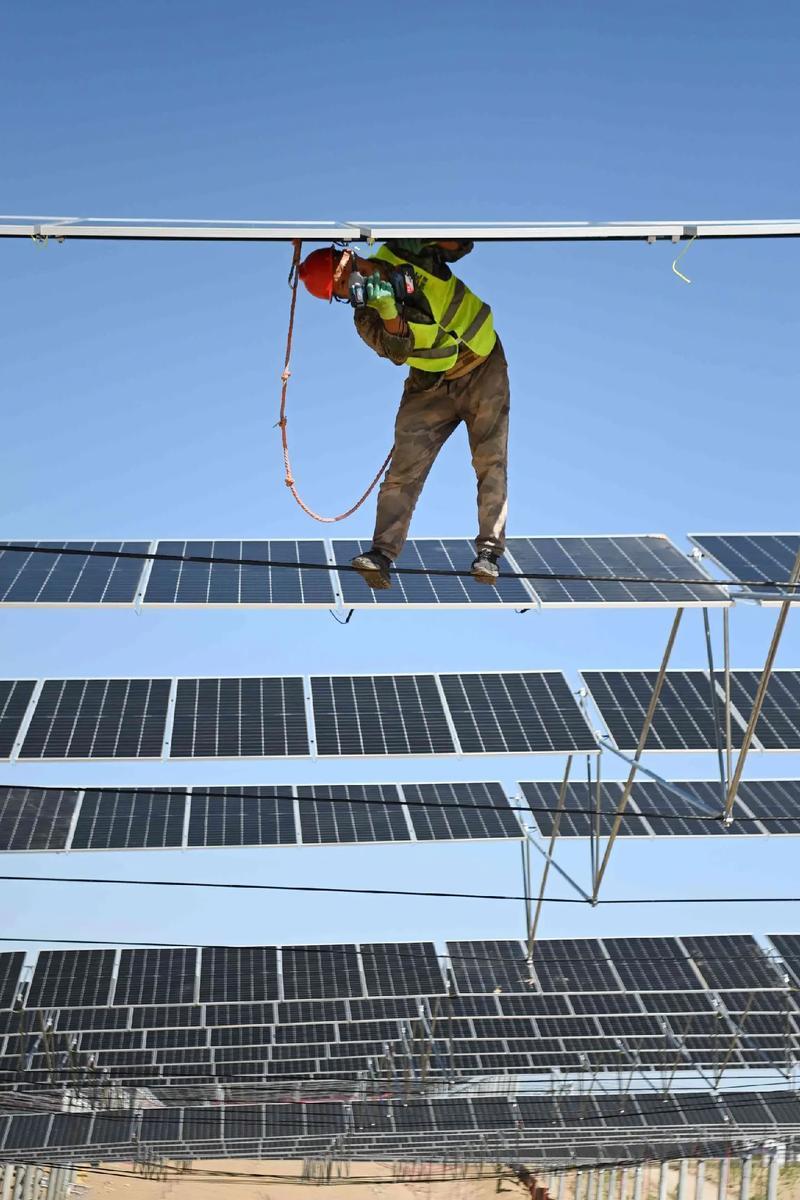 万万没想到，把古巴从每天停电二十小时的绝境里拉出来的，不是哪国的运油船，而是中国