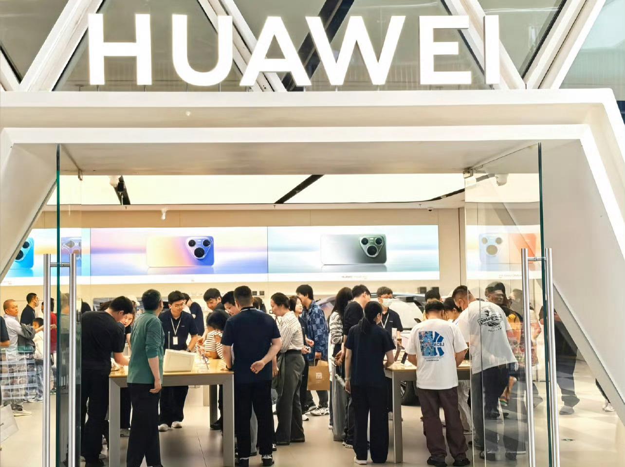 华为Pura90系列开售爆单有没有一个手机用五年的报个名字？为啥还有那么多人抢购