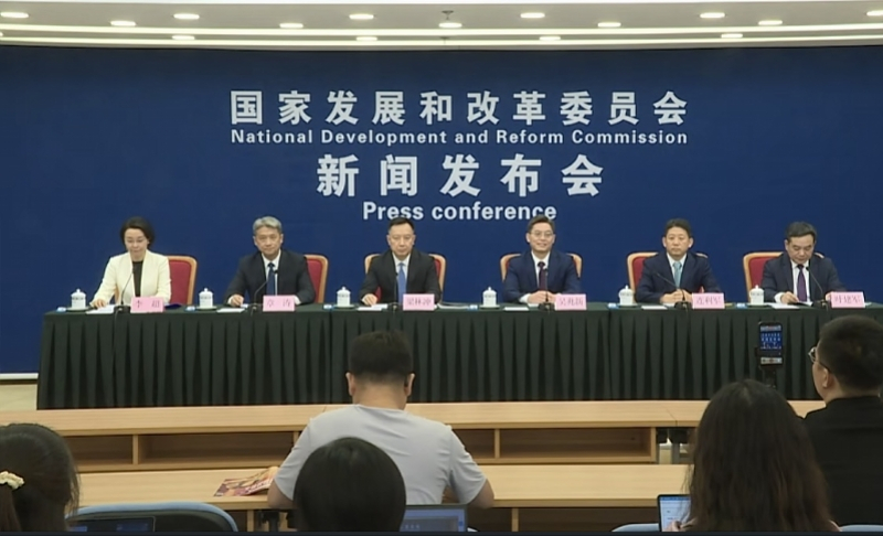 #中国空调厂商通过中欧班列紧急补货#【中国空调在欧洲卖爆了，多家厂商通过中欧班列