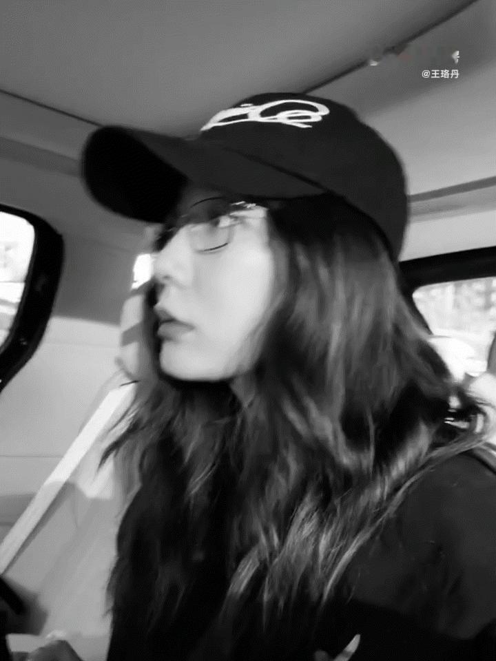 #王珞丹到底怎么保养的# 王珞丹最近状态简直绝了呀！真的好想知道她到底是咋保养的