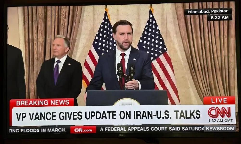 全球紧盯的美伊和谈，彻底谈崩了！特朗普已着手中东备战，威胁封锁霍尔木兹海峡，中国