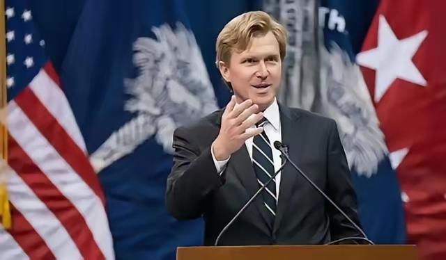 美国还是有头脑清醒的人的，美鹰派专家科尔比告诫美国人：别上俄、印、欧的当了，如果