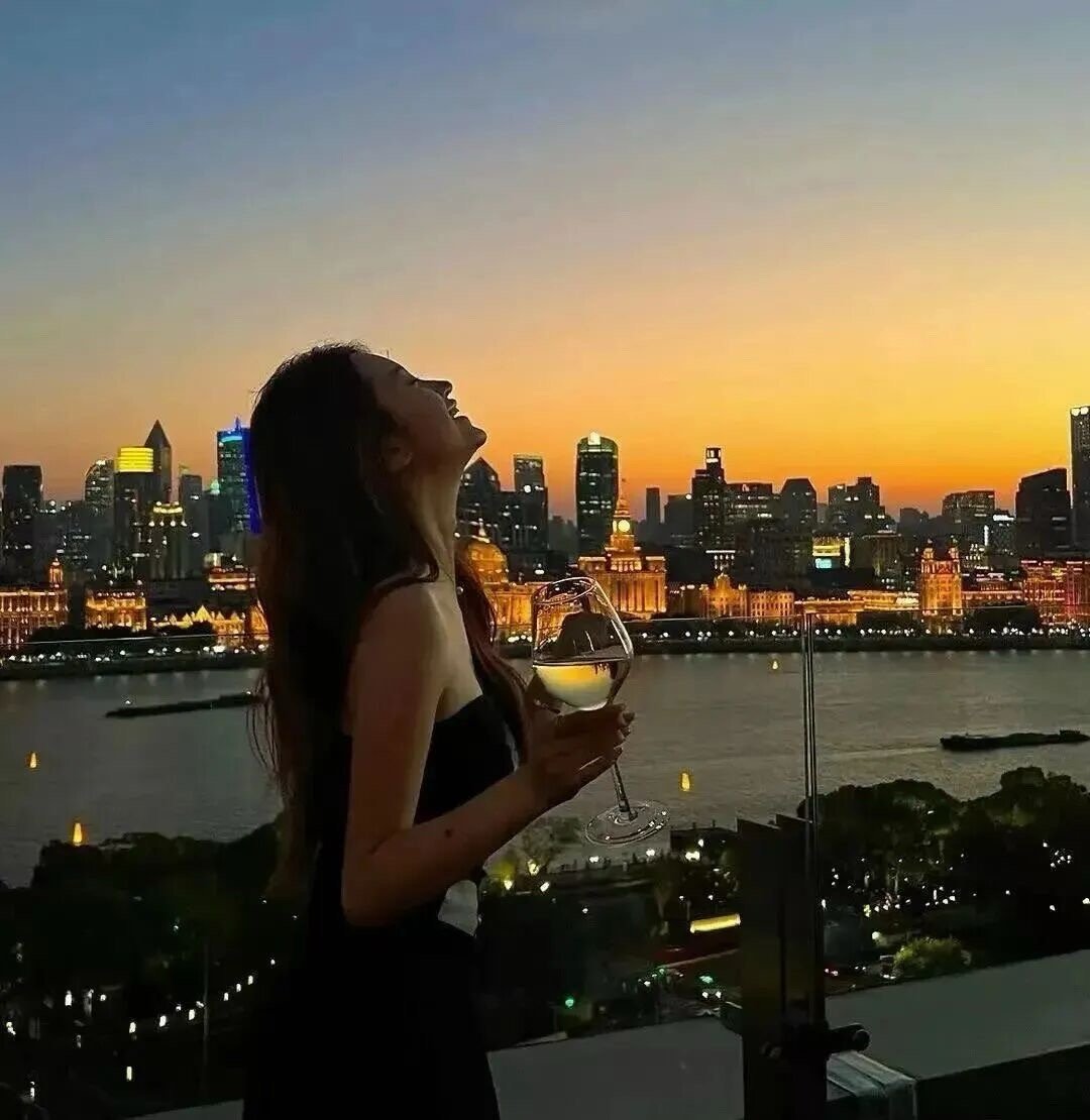 成长最痛的一刻 是你从未防设的人朝你开了最狠的一枪 ​​​