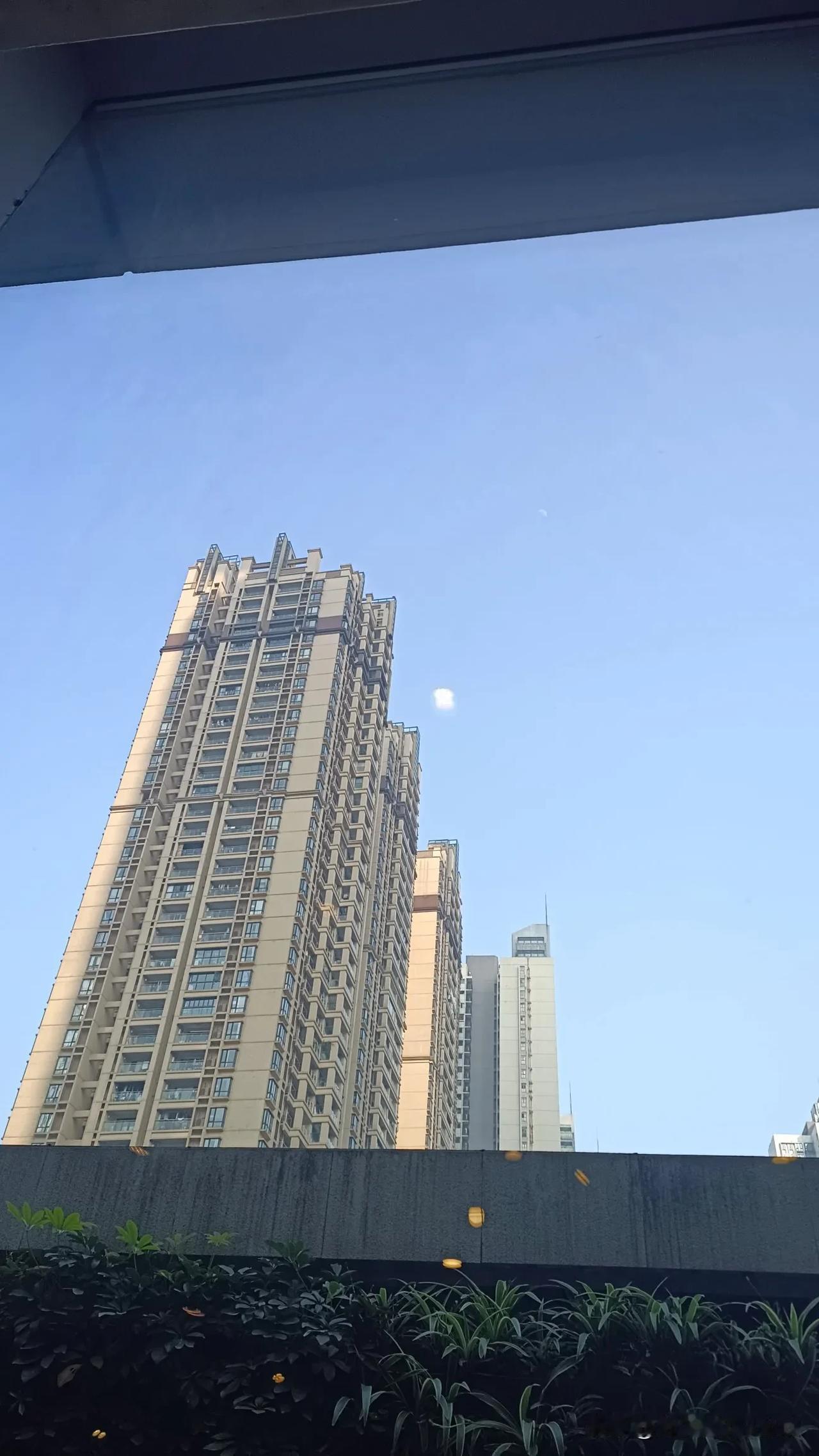 没有时间节点的空幻想，就像飘在半空的云朵，看似美好却没有根基依靠。我以前也爱做这