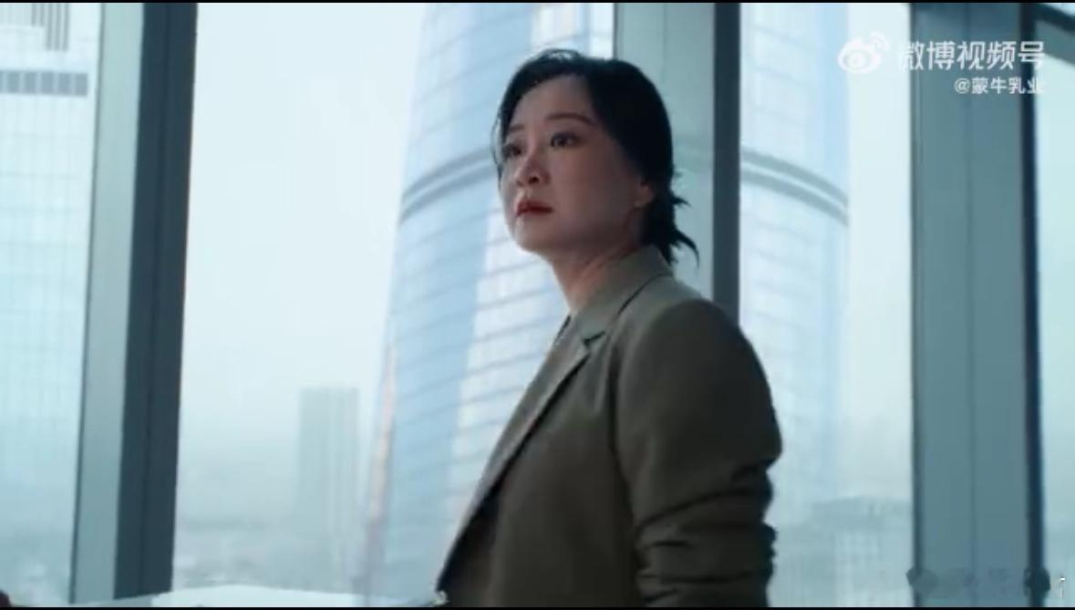 贾玲演我过春节  新年钟声敲响，欢乐重磅登场！蒙牛代言人携暖心大片《你的强回来了