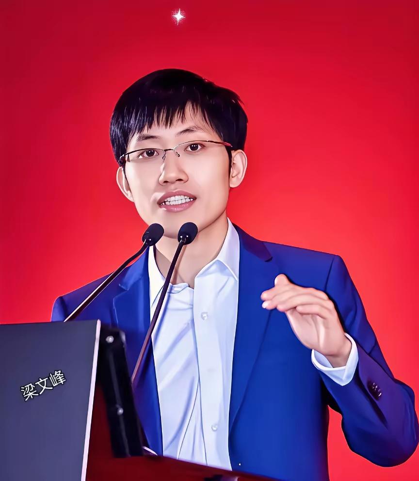 “路从来不是等出来的”：从虚构对话到真实博弈，DeepSeek 的突围与代价
那