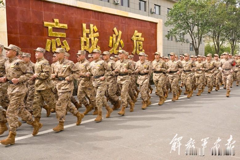 世界上任何一个国家
军费预算都没有达到5℅
而且她一再强调和平
更是对对美军购提