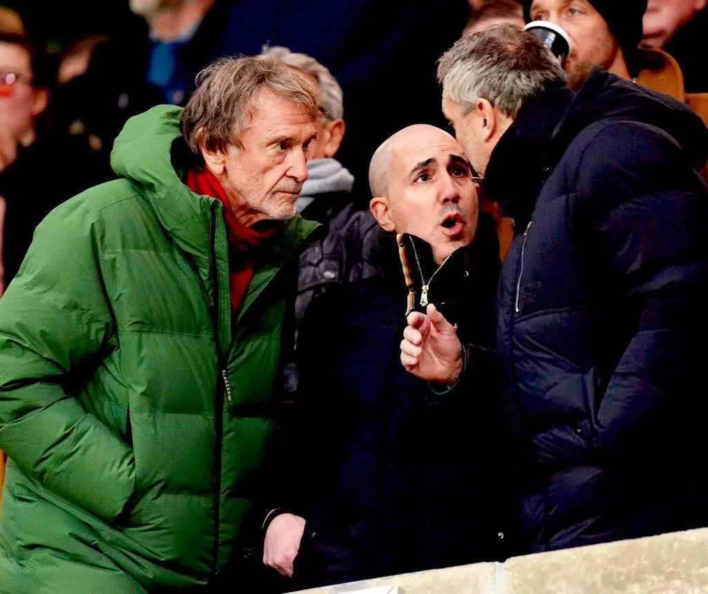 英力士这帮人，光是为自己的决策失误买单，花的钱就已经离谱到吓人了：炒滕哈格，赔了