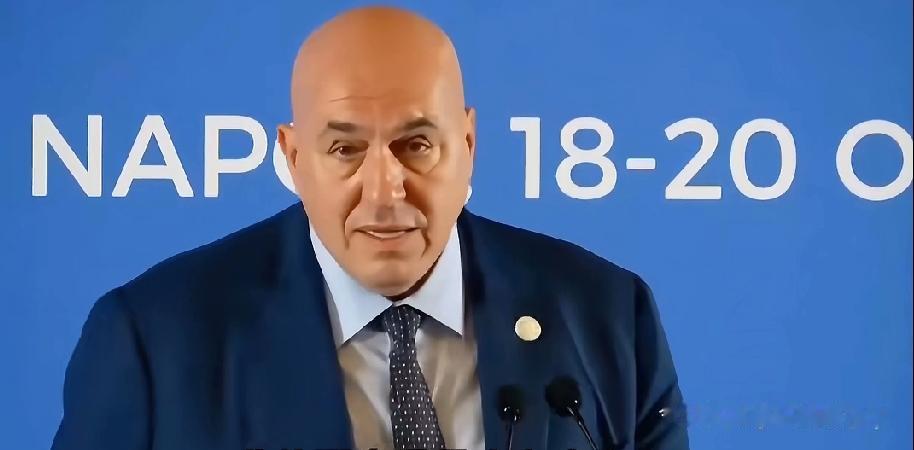 北约军事委员会主席德拉戈内接受采访时抛出“震撼发言”：考虑对俄罗斯搞“先发制人打