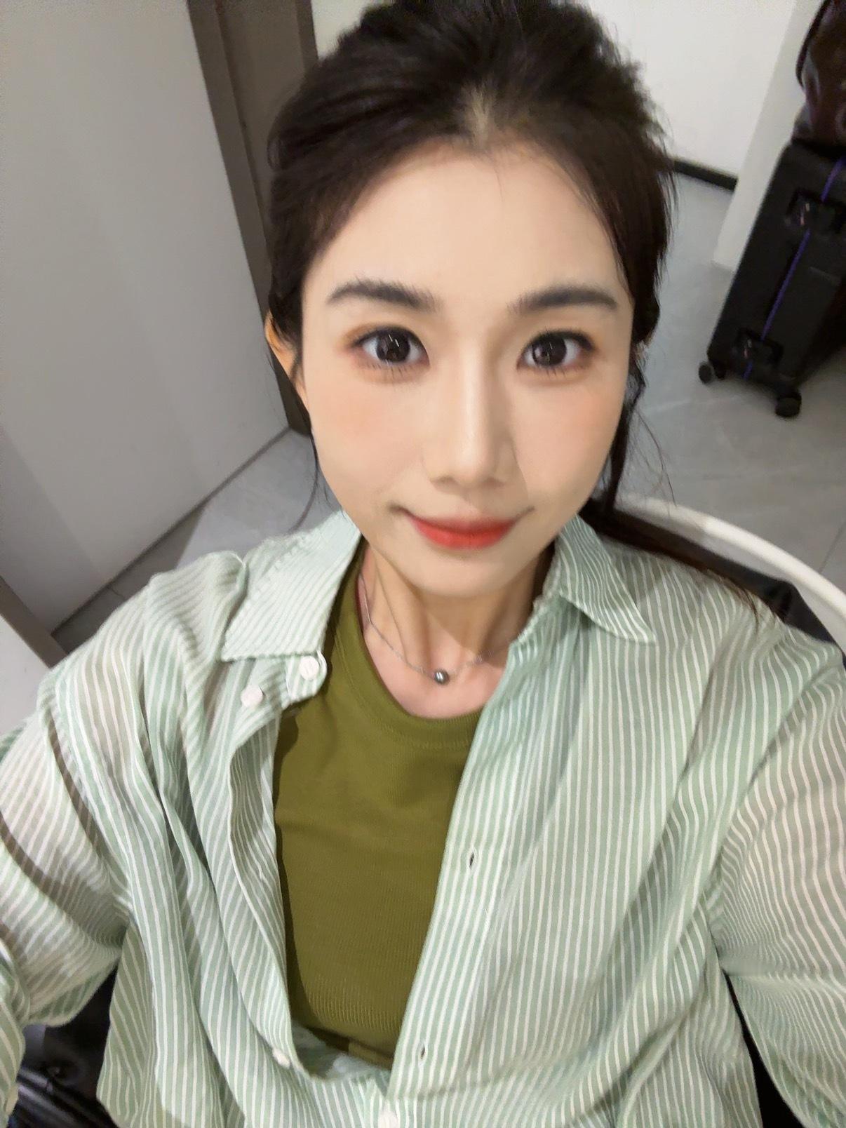 今天妆造展示化妆老师给画的！这个妆咋样？卷妹的唠嗑卷妹的日常ootd ​​​