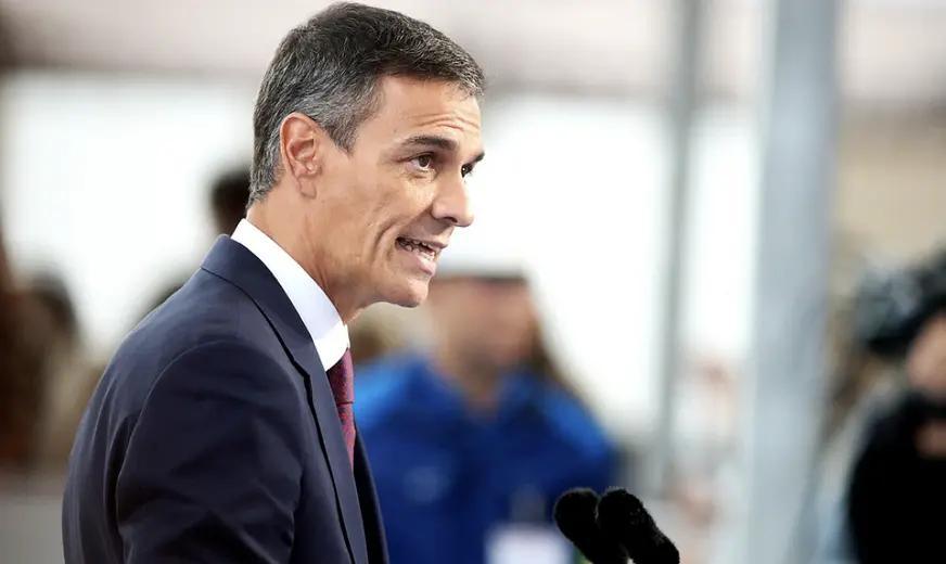 世界混乱，多国高官扎堆访华，北京的专机坪最近热闹得不像话。

西班牙首相桑切斯的