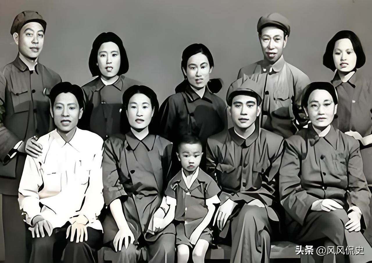 刘青山听到判决之后，没有哭喊求饶。他只问了一件事：我的孩子怎么办？工作人员答复他
