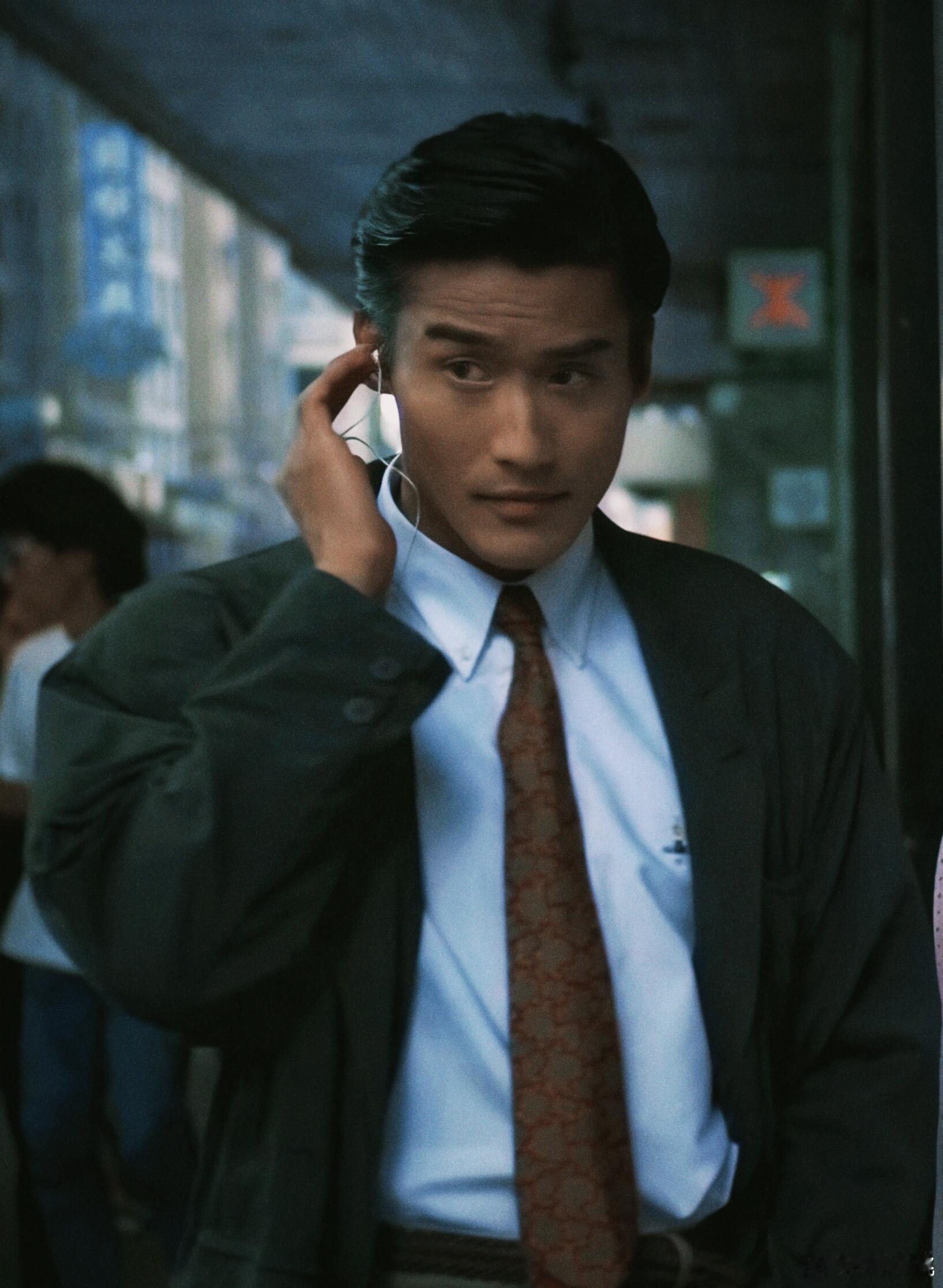 梁家辉好豁达的人生态度 通透到让人羡慕！年龄焦虑不存在的，每个阶段都有独特的美～